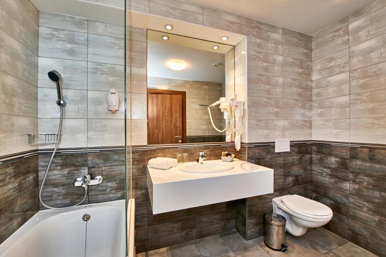 Hotel Europa Karlovac Zewnętrze zdjęcie