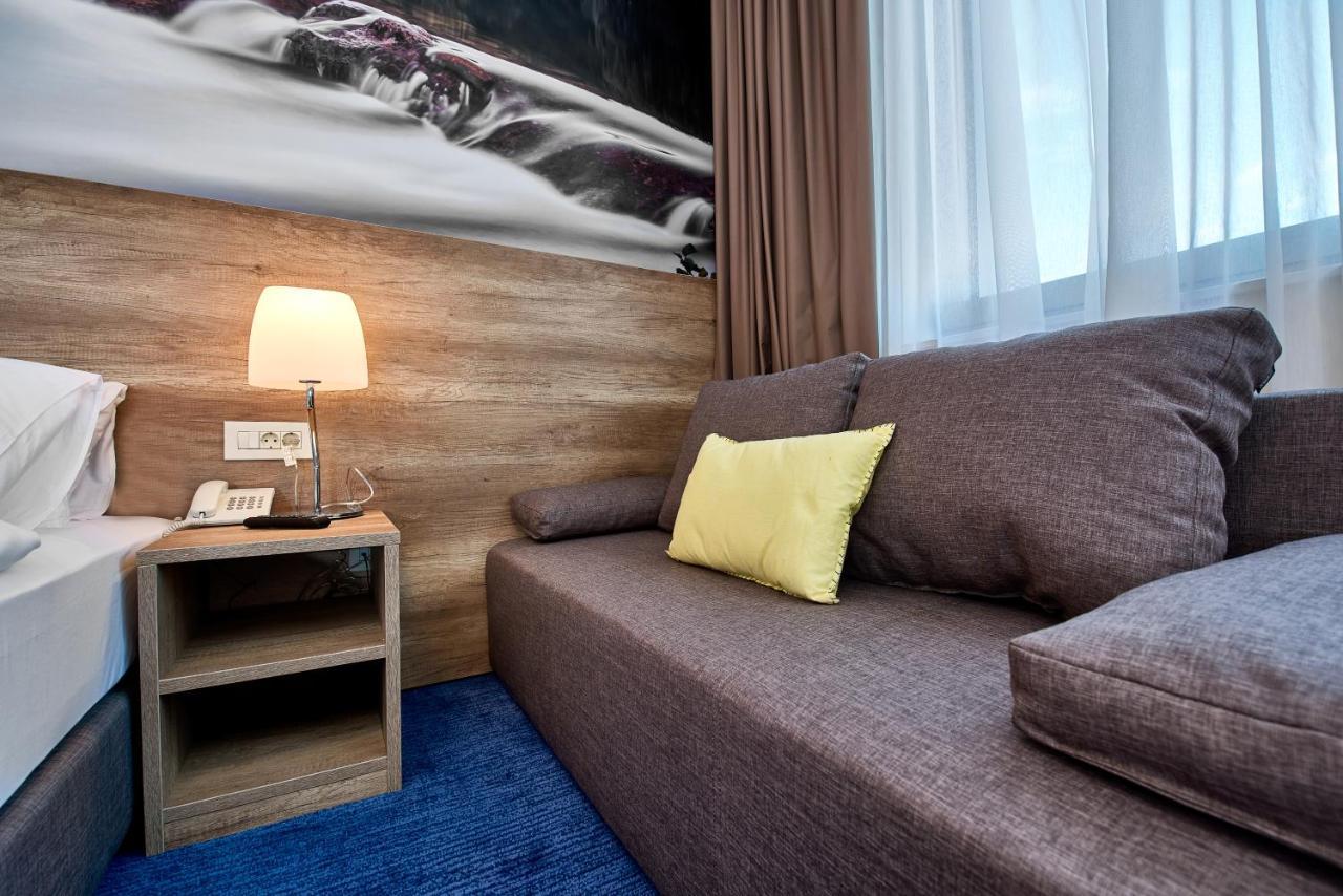 Hotel Europa Karlovac Zewnętrze zdjęcie