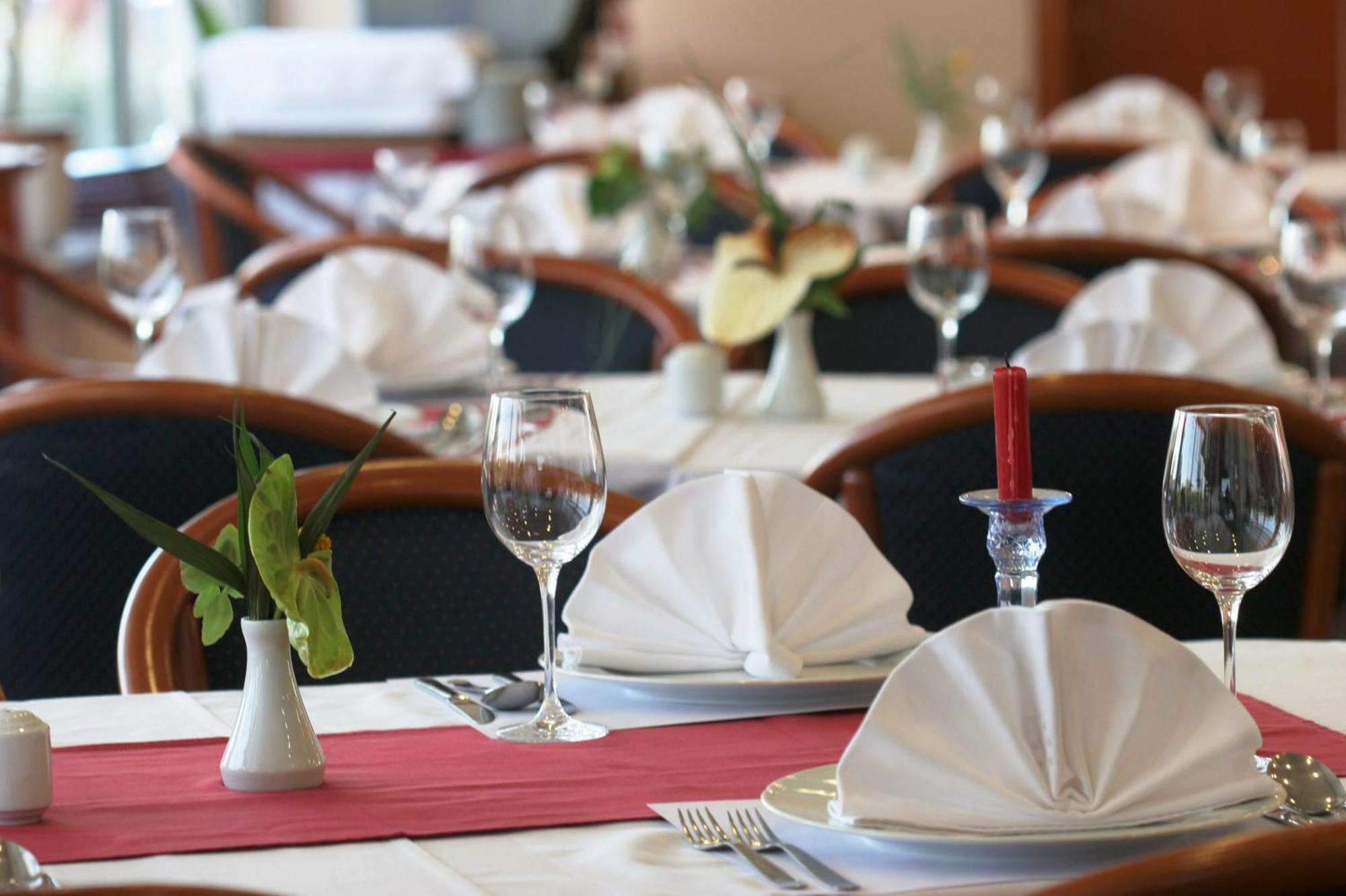 Hotel Europa Karlovac Zewnętrze zdjęcie