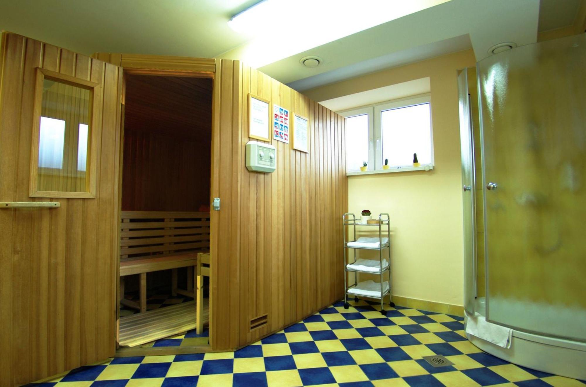 Hotel Europa Karlovac Zewnętrze zdjęcie