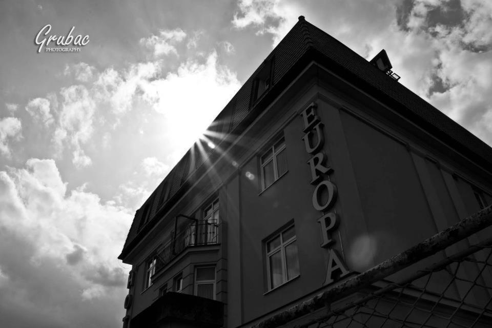 Hotel Europa Karlovac Zewnętrze zdjęcie