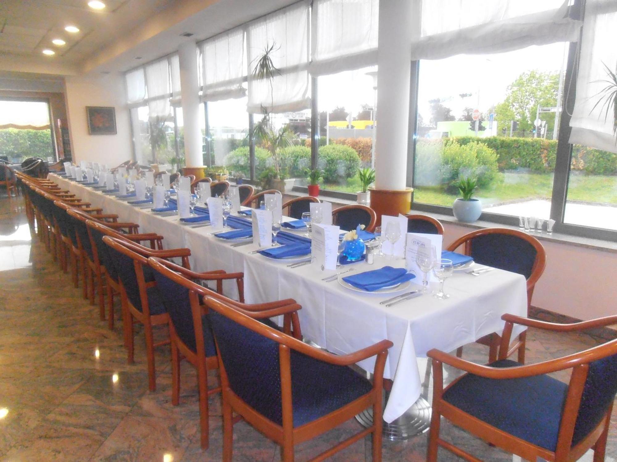 Hotel Europa Karlovac Zewnętrze zdjęcie