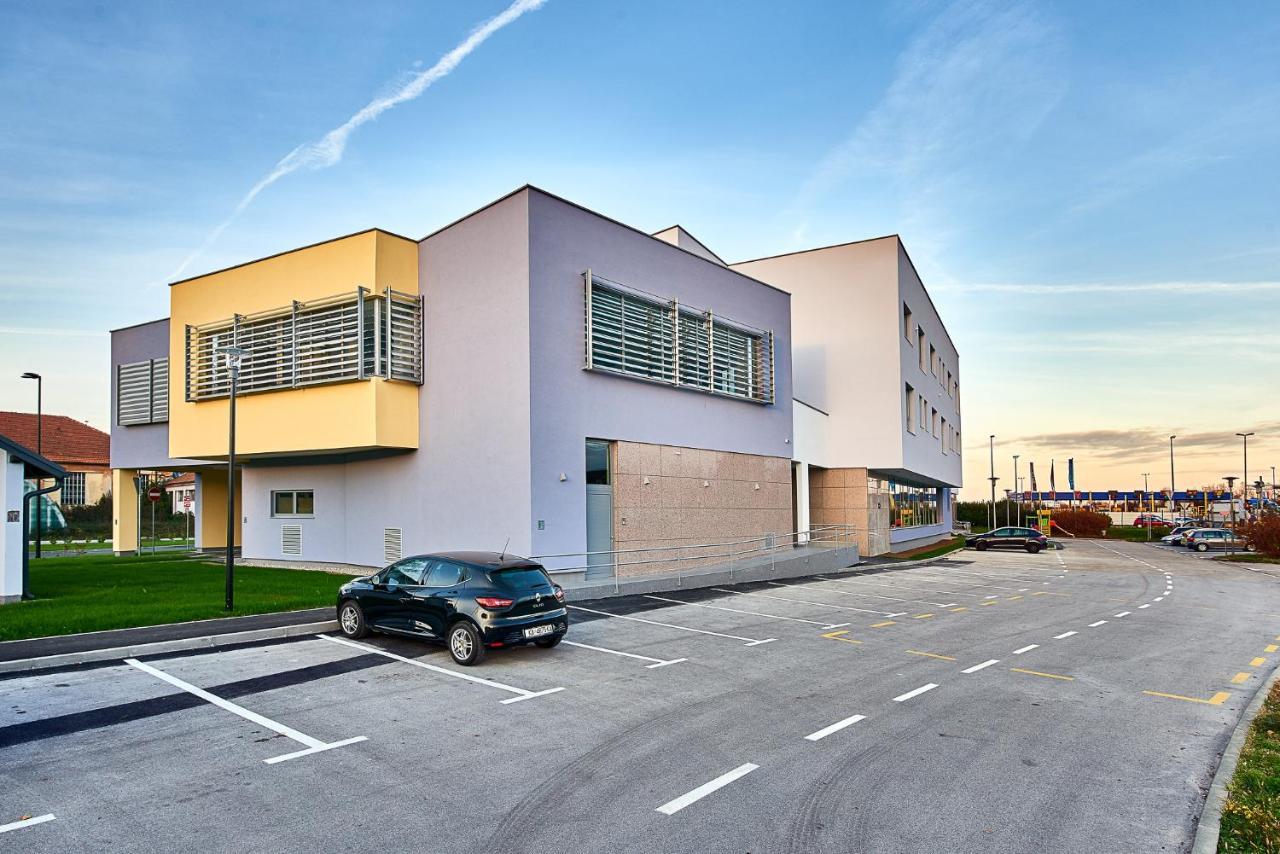Hotel Europa Karlovac Zewnętrze zdjęcie
