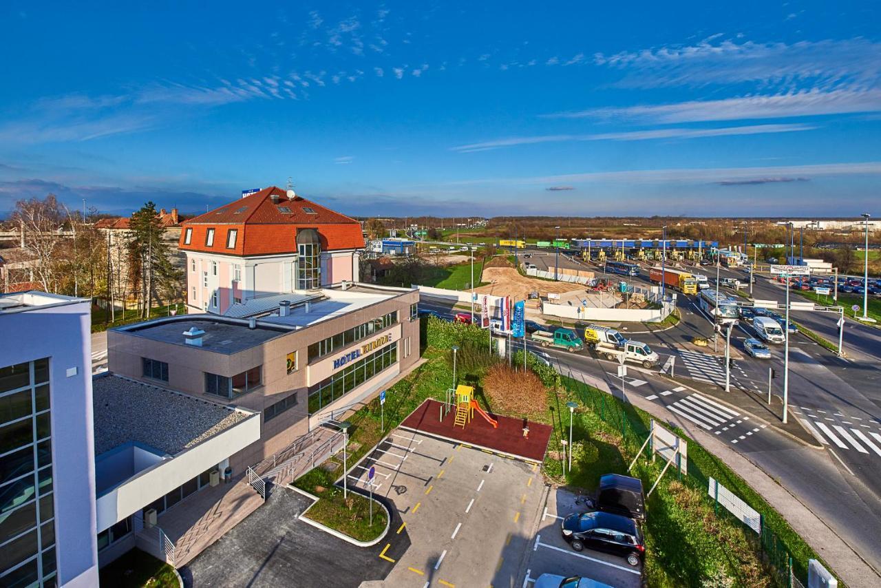 Hotel Europa Karlovac Zewnętrze zdjęcie