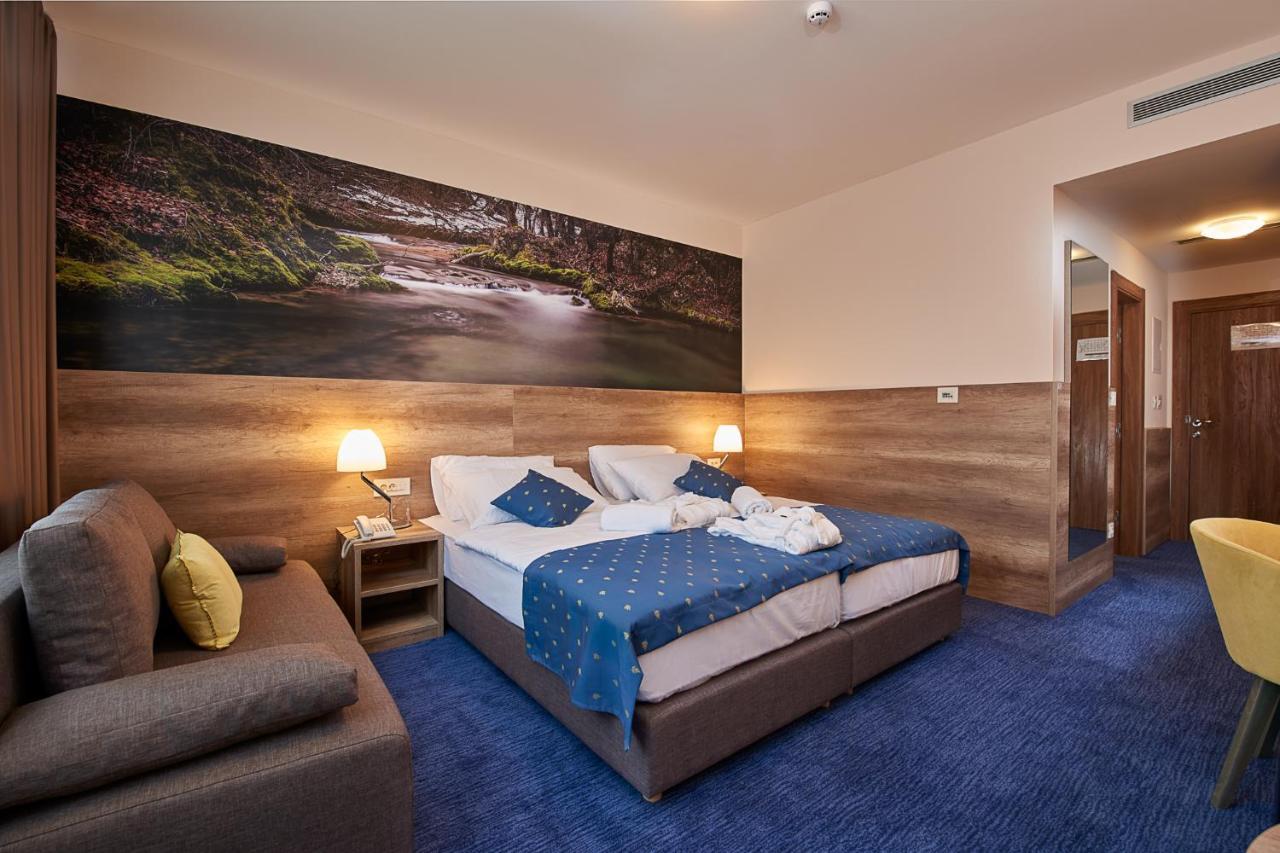 Hotel Europa Karlovac Zewnętrze zdjęcie