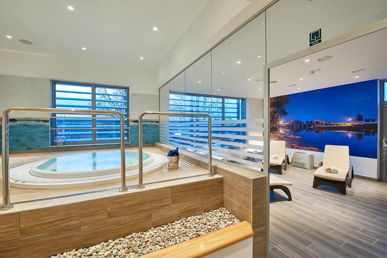 Hotel Europa Karlovac Zewnętrze zdjęcie