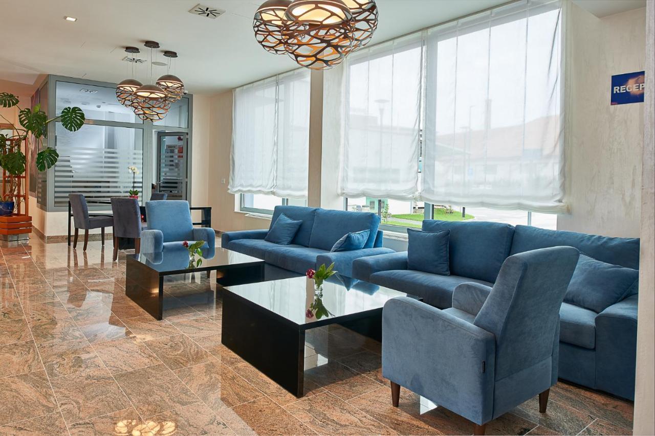 Hotel Europa Karlovac Zewnętrze zdjęcie