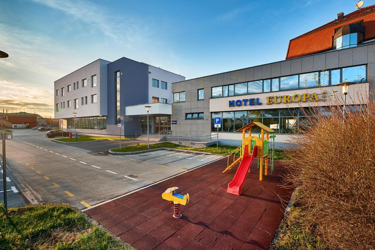 Hotel Europa Karlovac Zewnętrze zdjęcie