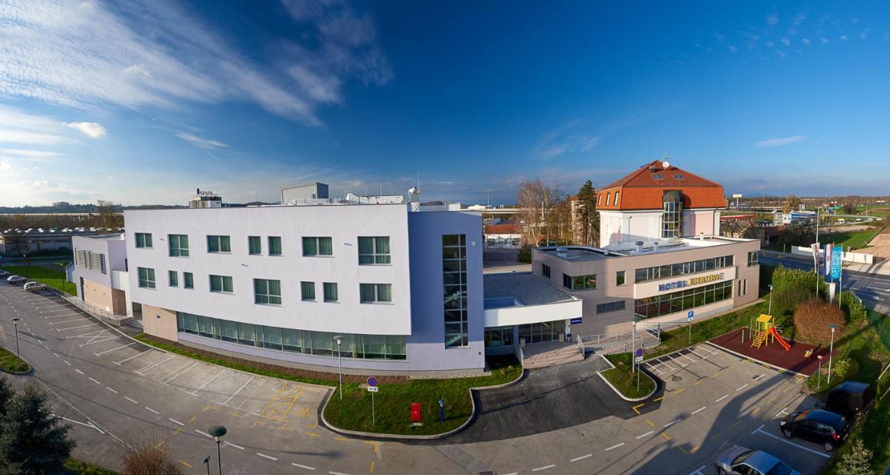 Hotel Europa Karlovac Zewnętrze zdjęcie