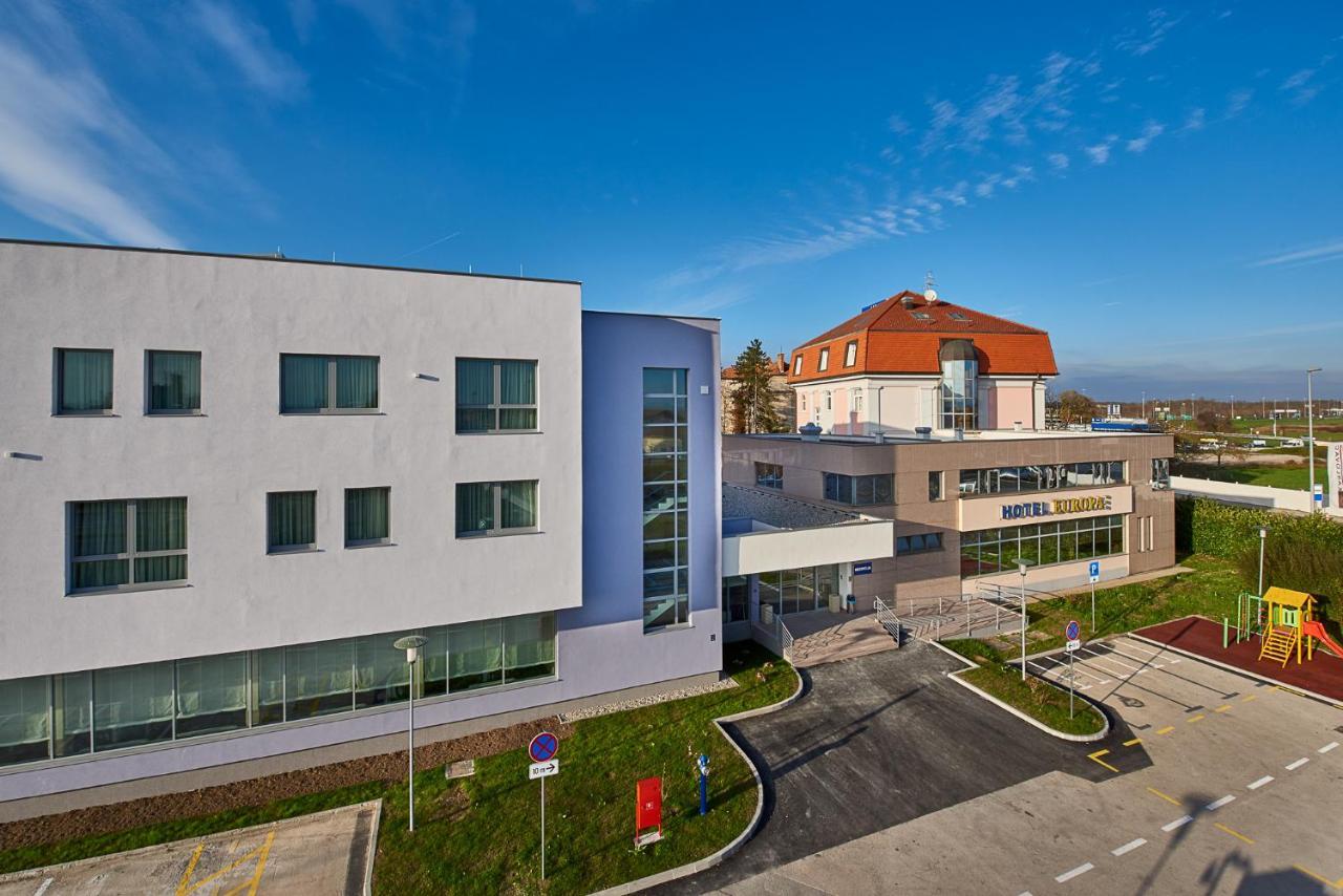 Hotel Europa Karlovac Zewnętrze zdjęcie